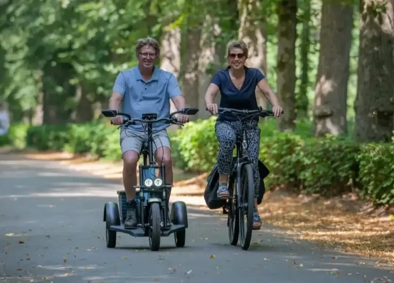 De Joiny is een actieve en stabiele mobiliteitsoplossing tussen fiets en scootmobiel